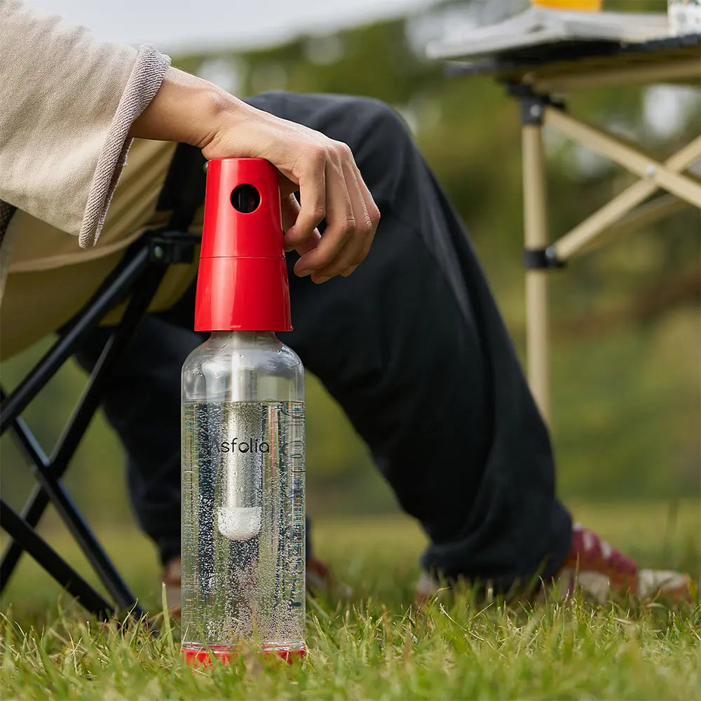 Asfolia Portable Soda Maker and hand - Red#color_red